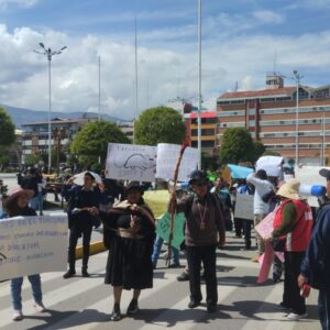 Empresas turísticas de Junín protestan contra la Dircetur y su titular Julio Abanto Llaque