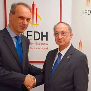 Gremios de Perú y España firman acuerdo para fortalecer la industria hotelera peruana