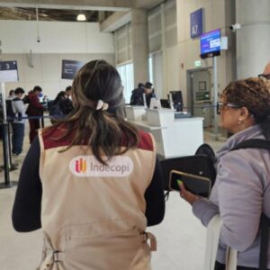 Fiestas Patrias: aerolíneas deben brindar hospedaje, alimentación y transporte gratuito a pasajeros por demoras en sus vuelos