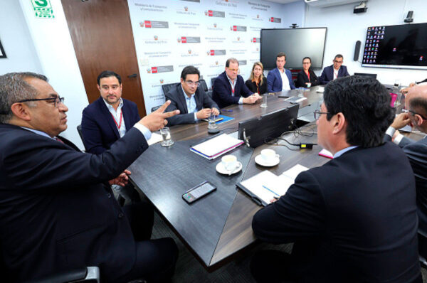 Autoridades y aerolíneas mantienen diálogo sobre TUUA de transferencia en aeropuerto Jorge Chávez