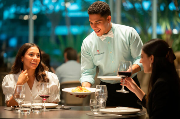 INEI: actividad de restaurantes aumentó 2,24% en setiembre de 2025