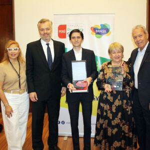 Comité Descubra Brasil rindió emotivo homenaje a Ricardo Acosta [FOTOS]