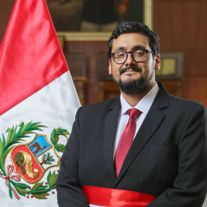 José Reyes Llanos inicia gestión en Mincetur con pedido de renuncia de su propio partido