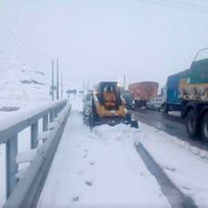 Carretera Central: tránsito se encuentra bloqueado por caída de nevada y caos vehicular
