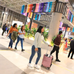 Más de 640 mil turistas peruanos viajaron al exterior entre enero y febrero