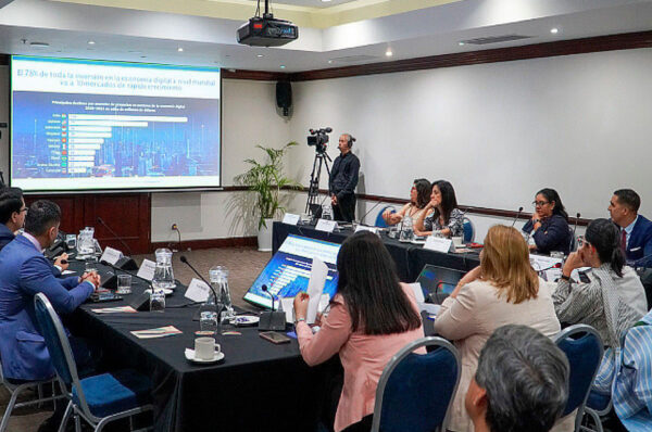 Mincetur instala comité de expertos para impulsar adopción de IA en el turismo