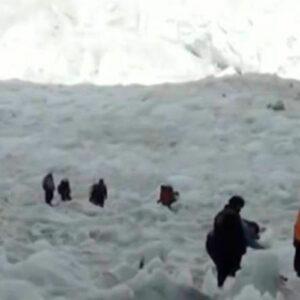 Áncash: avalancha de nieve sorprende a turistas en la laguna Rocotuyoc