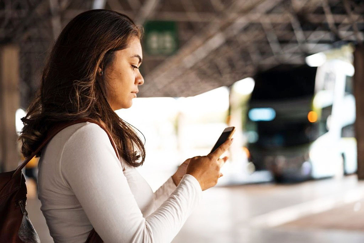 RedBus desarrolla primer chatbot con IA para venta de pasajes de bus en Perú