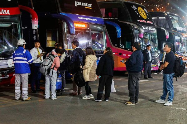 Más de 1.1 millones de pasajeros viajaron por carretera durante feriado largo