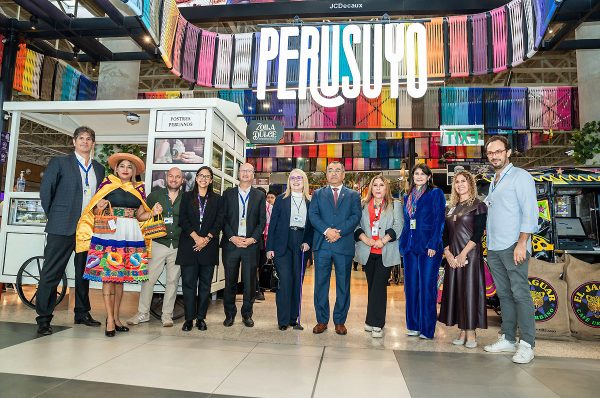 Aeropuerto Internacional Jorge Chávez recibe 11 premios por su oferta gastronómica