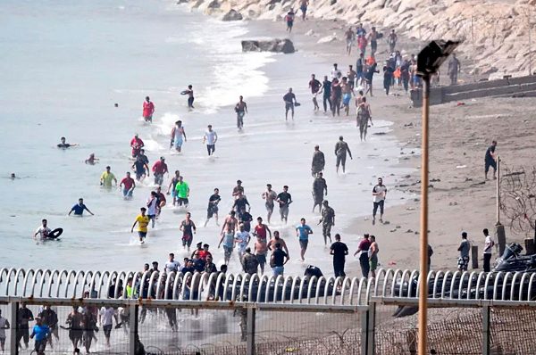 Italia suspende acuerdo Schengen con España por crisis de migrantes