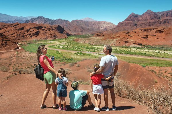 Salta presenta su oferta turística en Lima y destaca vuelo directo operado por Latam