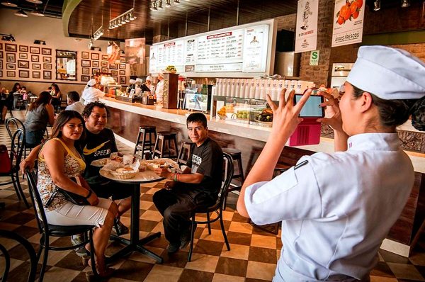 Actividad de restaurantes creció 5,07% en junio y aumentó 5,51% en primer semestre