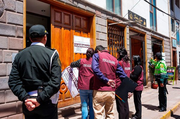 Clausuran cinco hospedajes en Cusco durante operativo de fiscalización turística