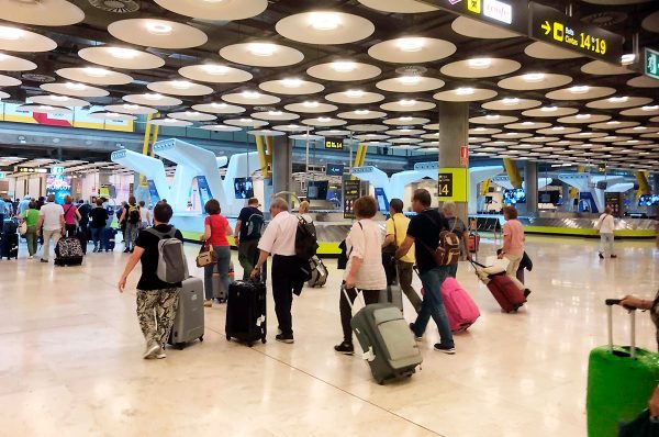 España: detienen a dos jóvenes por realizar falsas amenazas de bomba contra aeropuertos