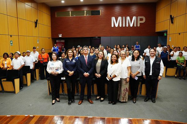 Papa León XIV: capacitan a restaurantes de Lima para fortalecer atención a turistas