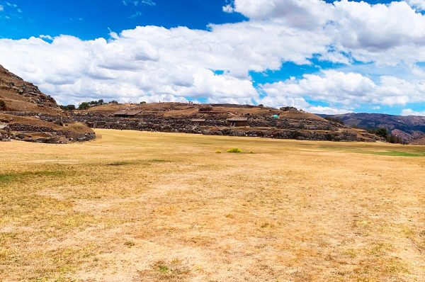 Sacsayhuamán se prepara para recibir al papa León XIV con aforo superior a 75,000 personas